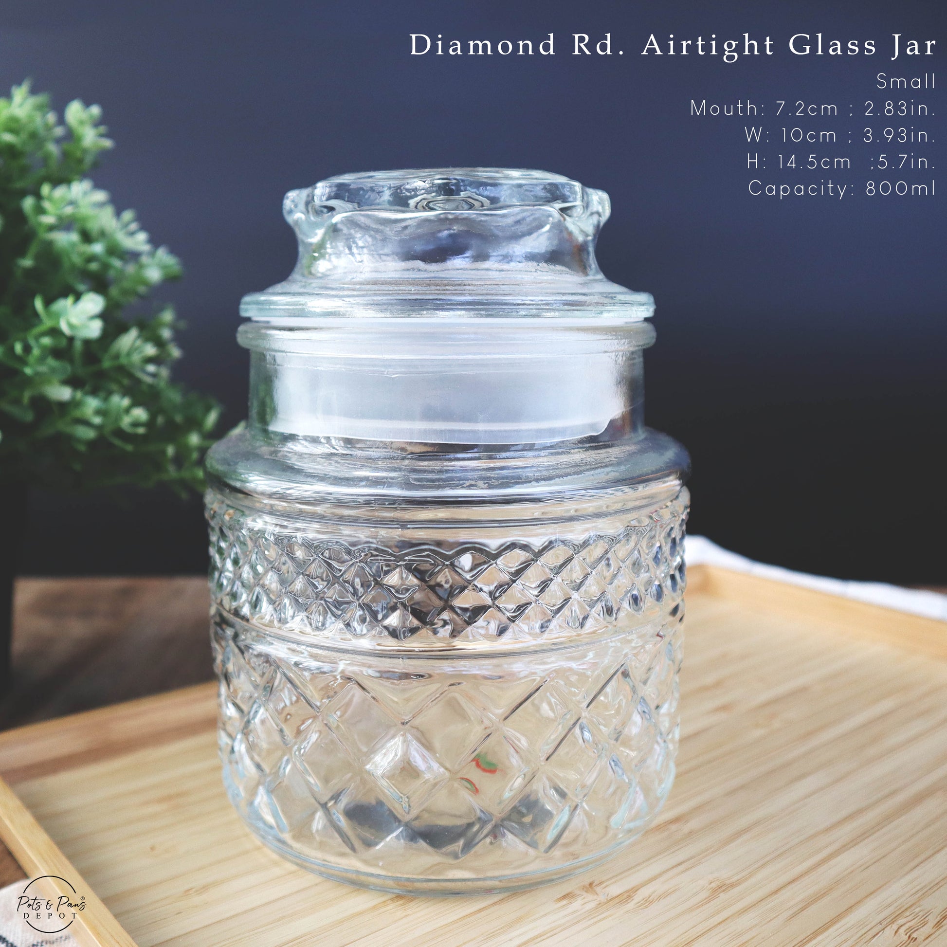 small airtight crystal jar