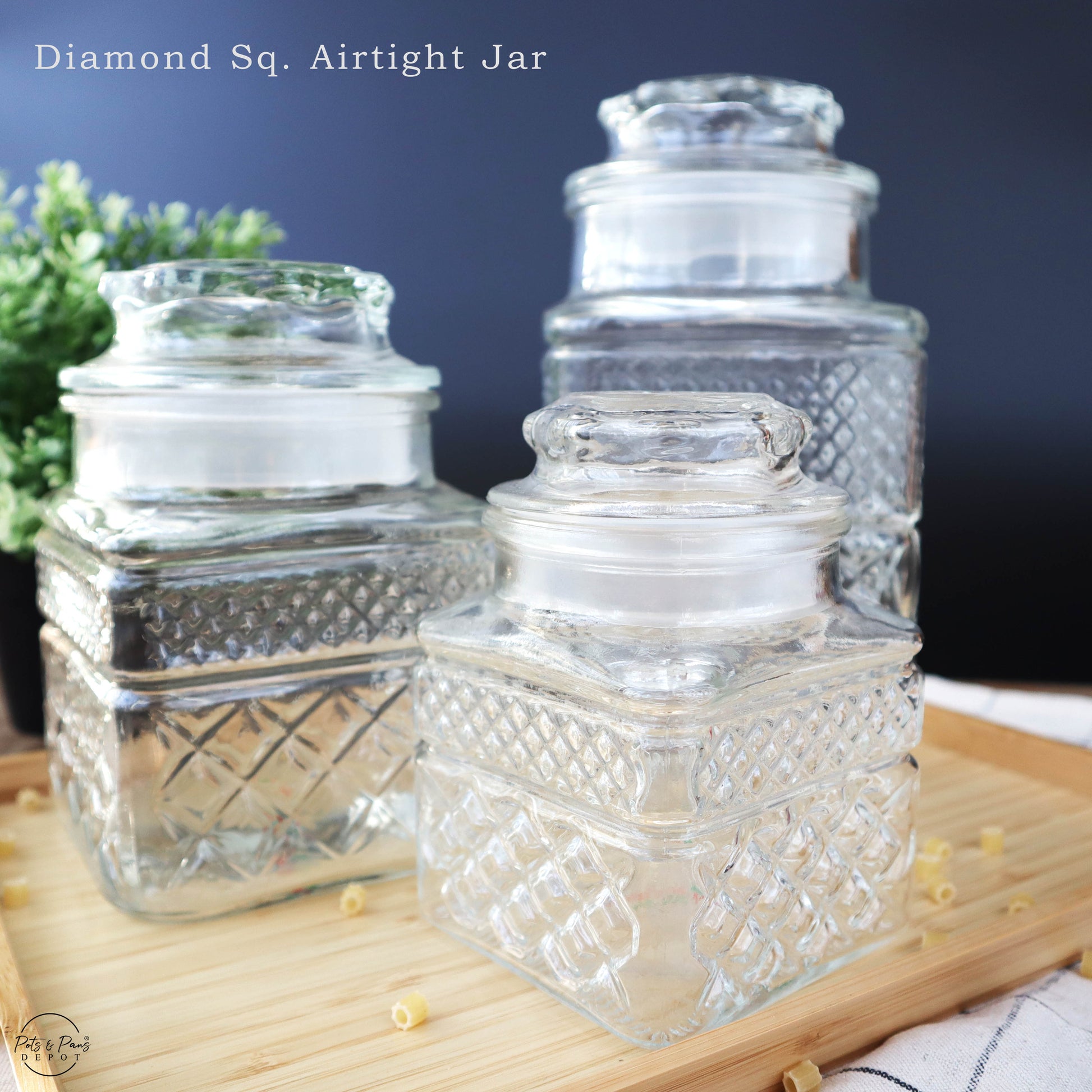 https://potsnpansdepot.com/cdn/shop/products/DiamondSq.GlassJar2.jpg?v=1667917617&width=1946